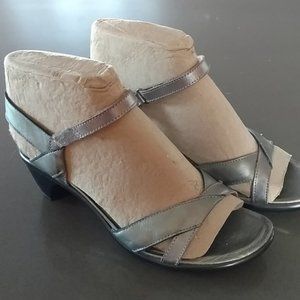 Naot Cheer - Silver Metallic Sandals - 39